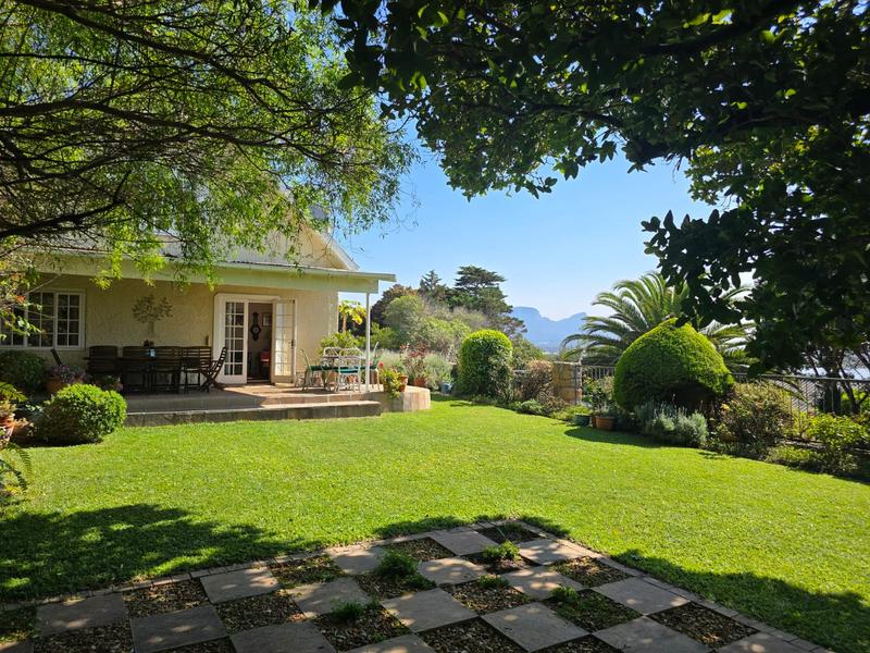 3 Bedroom Property for Sale in Lakeside Western Cape